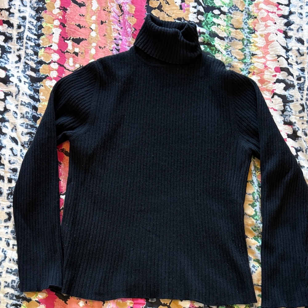 Vintage 100% cashmere Black ribbed Turtleneck Sweater